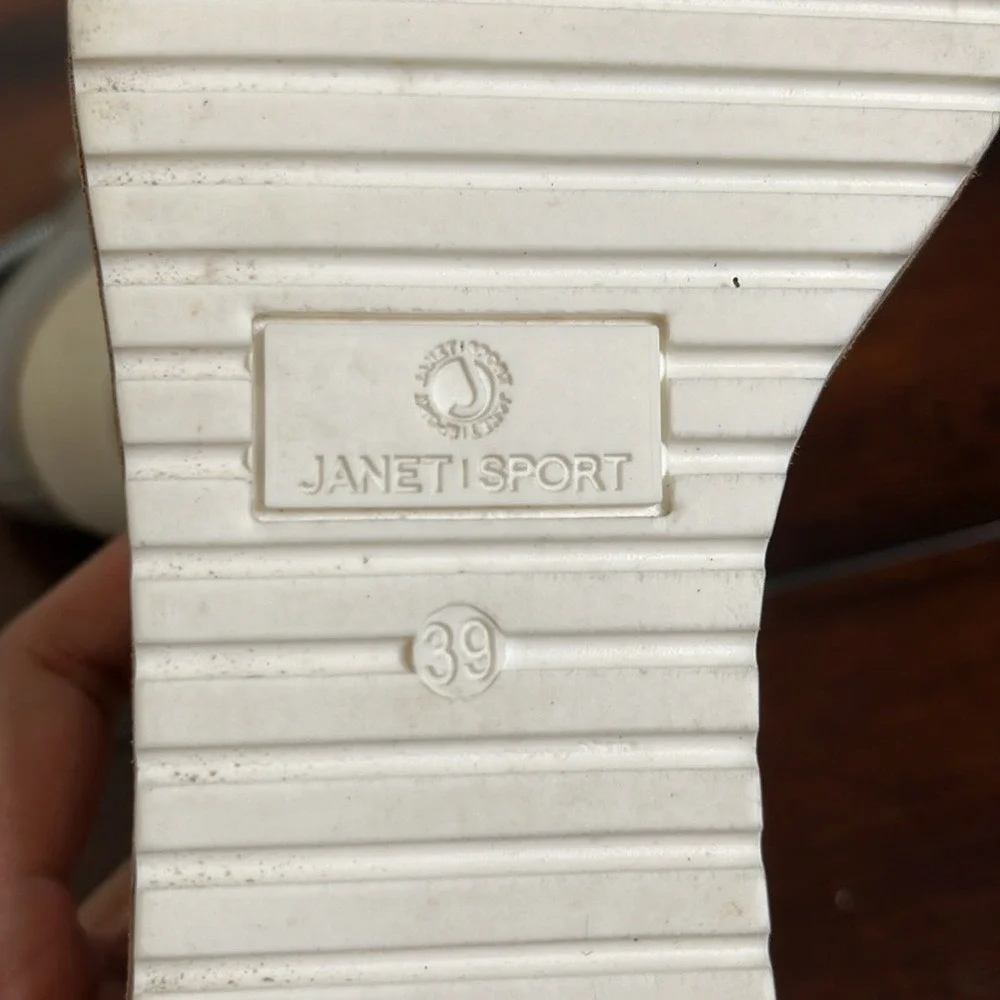 Janet Sport Platform Oxfords Women's size 39 Grey Patent Leather Lace Up Wedge‎